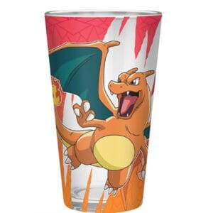Le verre XXL Pokémon Dracaufeu (400 ml) signé Ultra Pro est un accessoire premium destiné aux fans de Pokémon et aux amateurs de merchandising officiel. Il met à l’honneur Dracaufeu, l’un des Pokémon les plus emblématiques et populaires de la licence, dans un design puissant et visuellement marquant. Avec sa grande contenance de 400 ml, ce verre est idéal pour les boissons fraîches du quotidien : soda, jus, eau ou boisson gaming. Conçu par Ultra Pro, référence mondiale des accessoires Pokémon, ce verre garantit qualité, durabilité et finitions soignées, tout en restant parfaitement adapté à un usage quotidien. Un produit aussi pratique que collector. 🥤 Caractéristiques du verre Verre XXL Pokémon officiel Pokémon mis à l’honneur : Dracaufeu Contenance : 400 ml Fabricant : Ultra Pro Design durable et visuel haute qualité Licence officielle Pokémon 🔥 Avantages clés Dracaufeu iconique : Pokémon très recherché Format XXL 400 ml : idéal pour boissons froides Qualité Ultra Pro : marque reconnue et fiable Produit officiel Pokémon Pokémon - Ultra Pro - VERRE - - Verre XXL Pokémon DRACAUFEU 400 ml