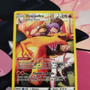 French Charizard (Dracaufeu) Pokémon trading card with a yellow border, showing Dracaufeu in action and flames, HP 170.