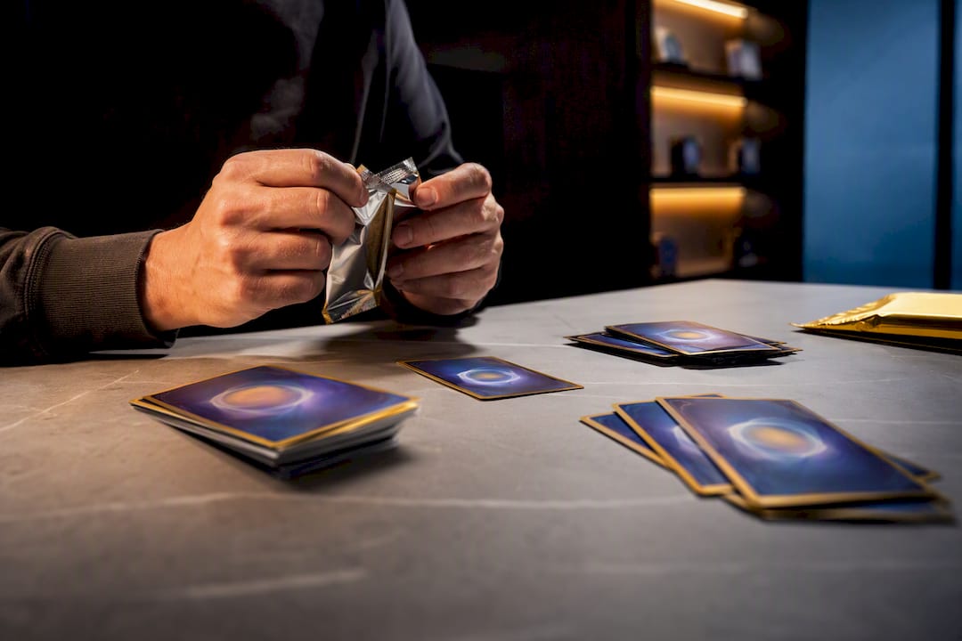 Déballage de boosters et de cartes anonymes